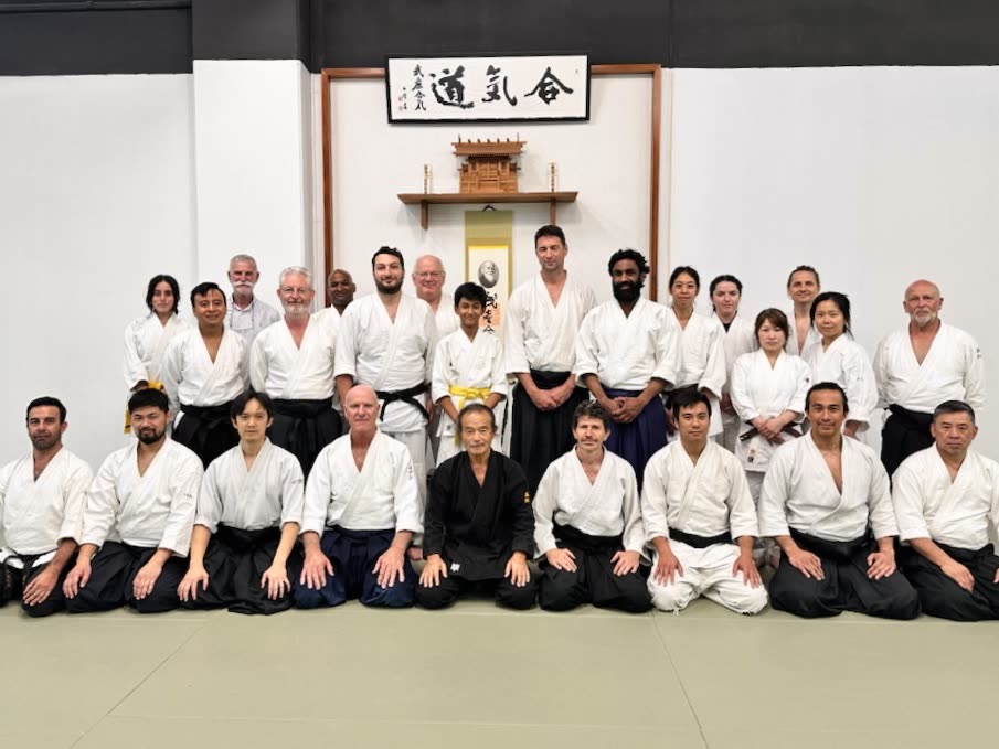 Students of the North Sydney dojo with Takayasu Sensei