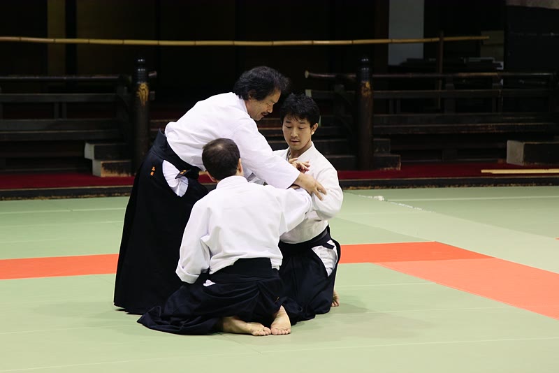 Takayasu Sensei instructing Ogawa Sensei on Ni-kyo
